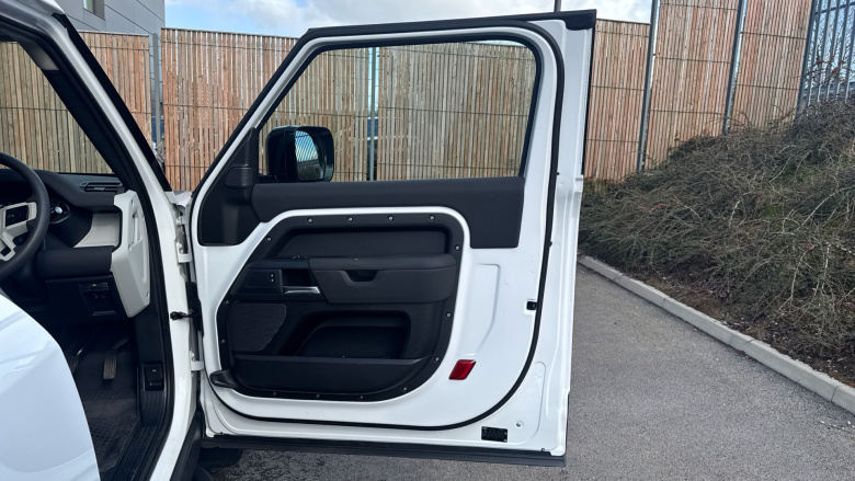 Land Rover Defender 90 Diesel 3.0 D250 Hard Top Auto